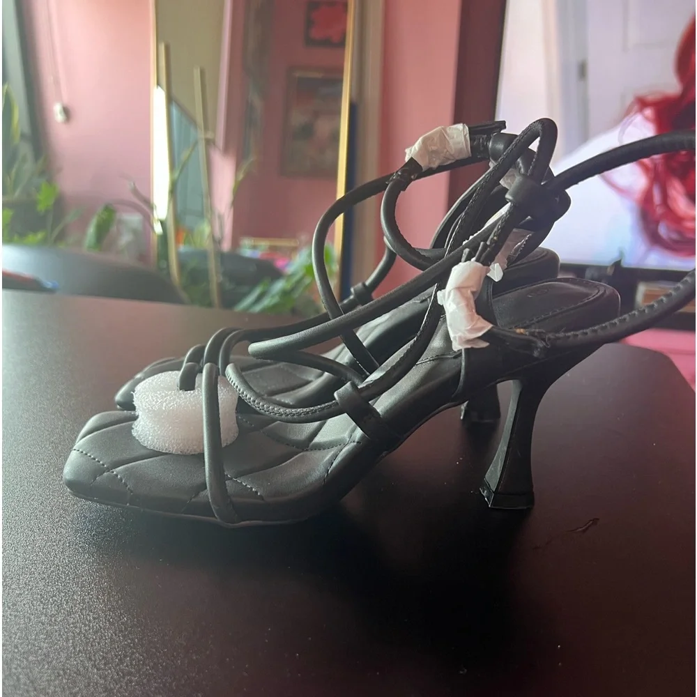 Sandles - Picture 1 of 3